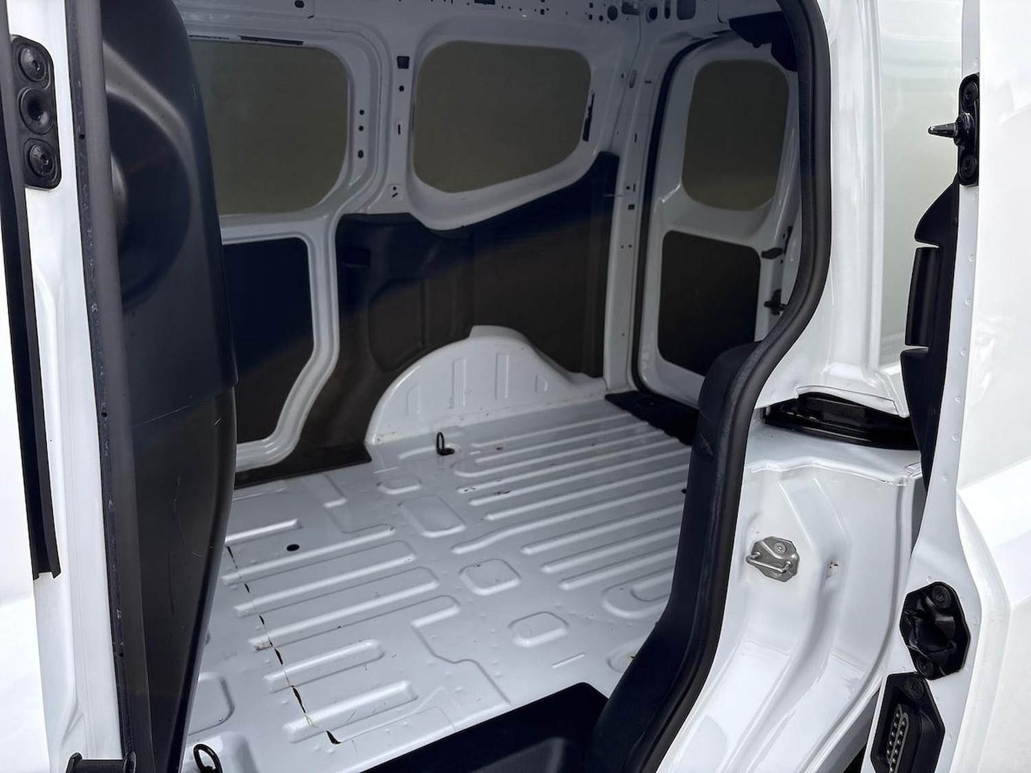 Used Ford Transit Courier 2024 for sale - 77707440: Photo 17