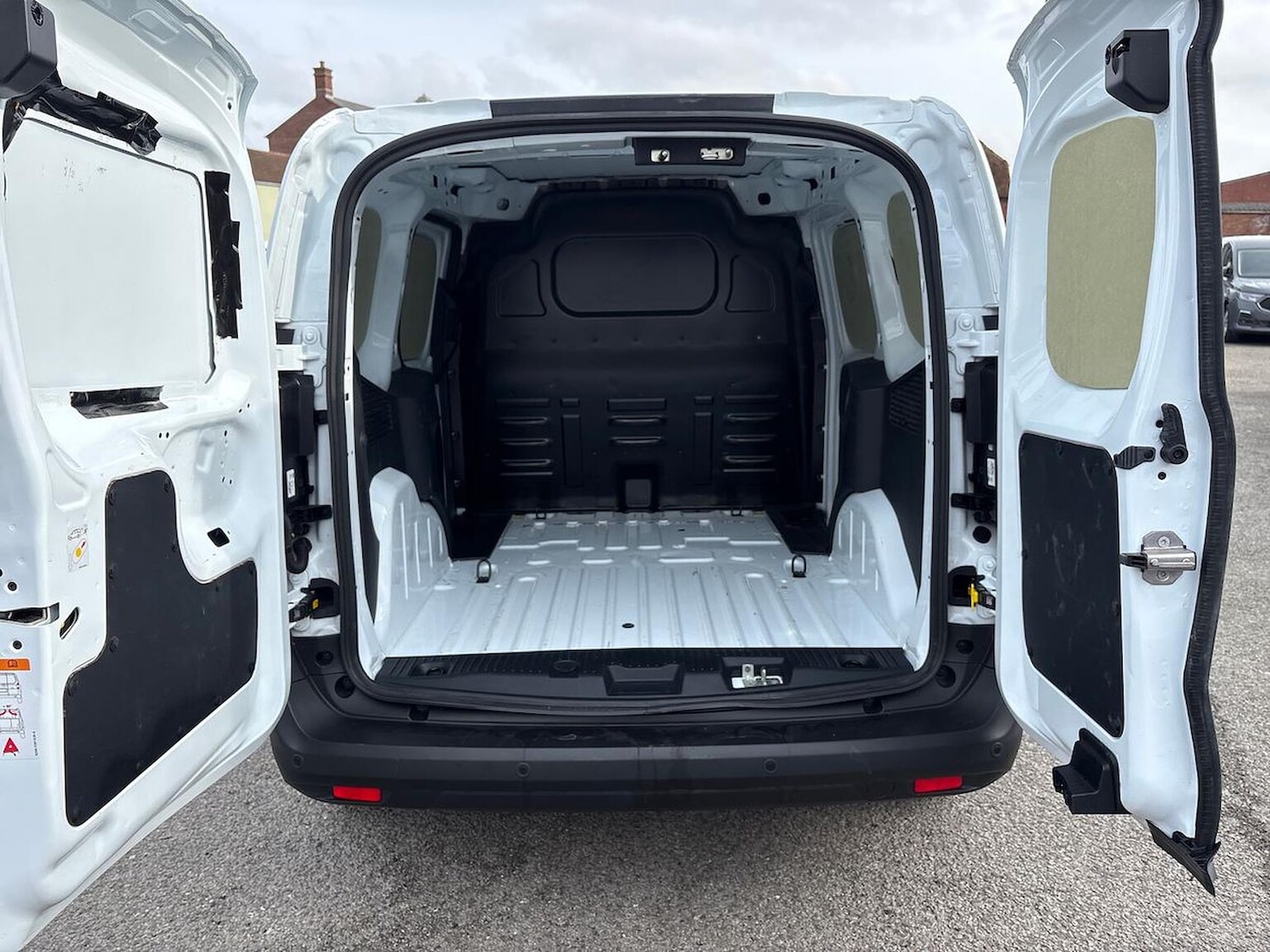 Used Ford Transit Courier 2024 for sale - 77707440: Photo 6