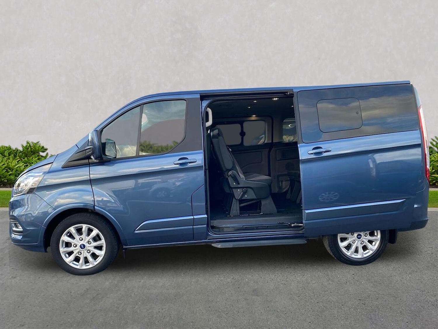 Used Ford Tourneo Custom 2022 for sale - 76570956: Photo 3