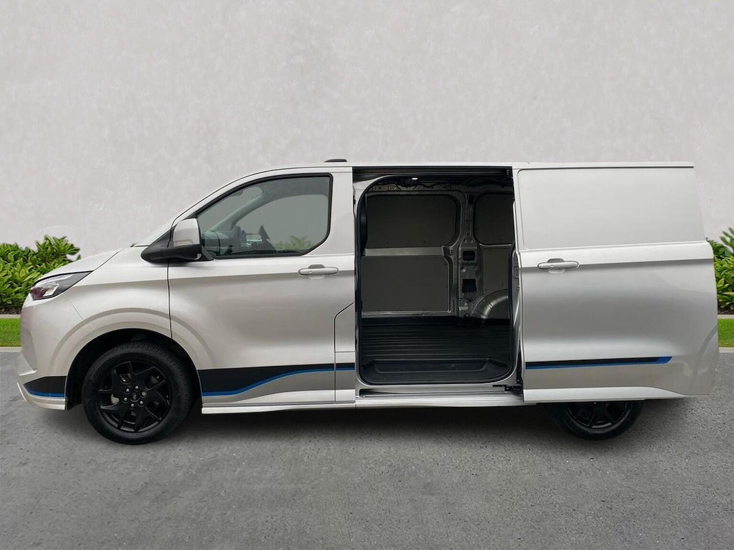 Used Ford Transit Custom 2024 for sale - 77635500: Photo 3