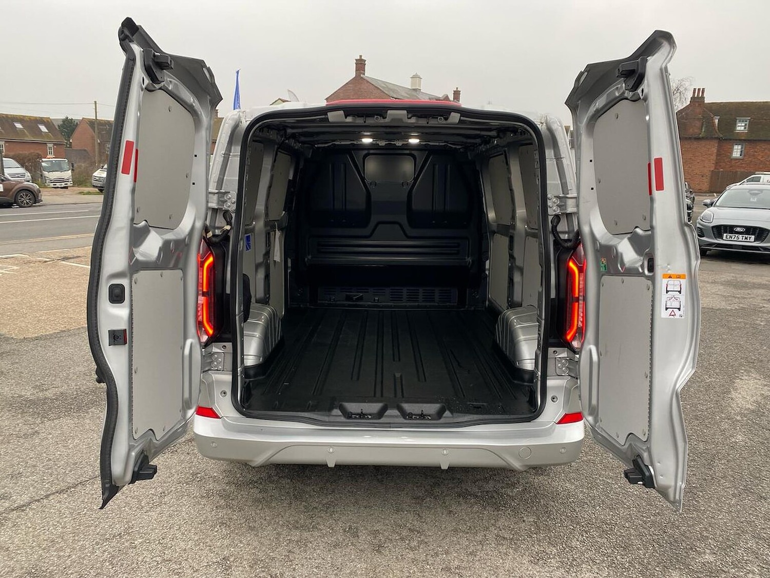 Used Ford Transit Custom 2024 for sale - 77635500: Photo 6