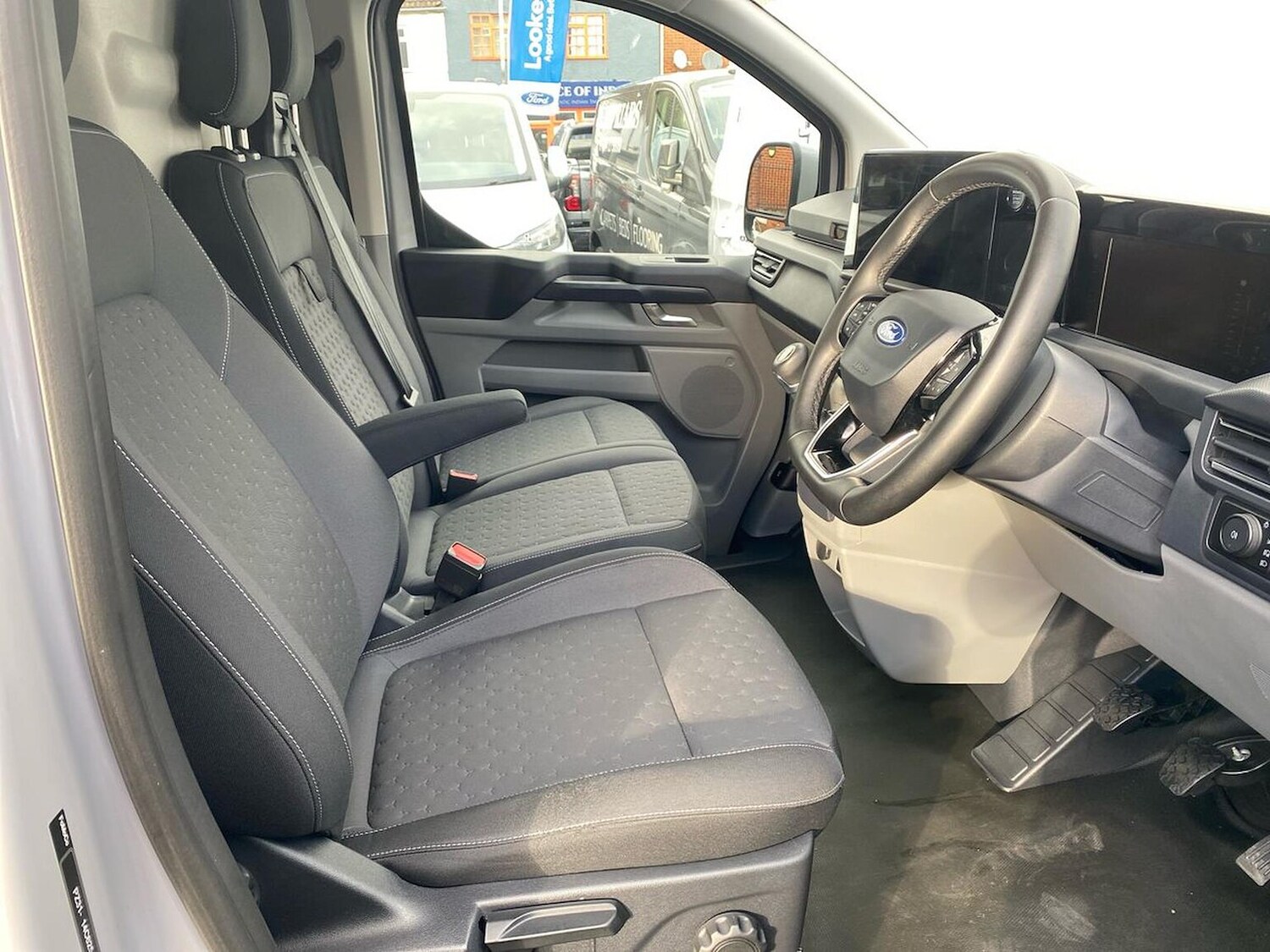 Used Ford Transit Custom 2024 for sale - 76376810: Photo 16