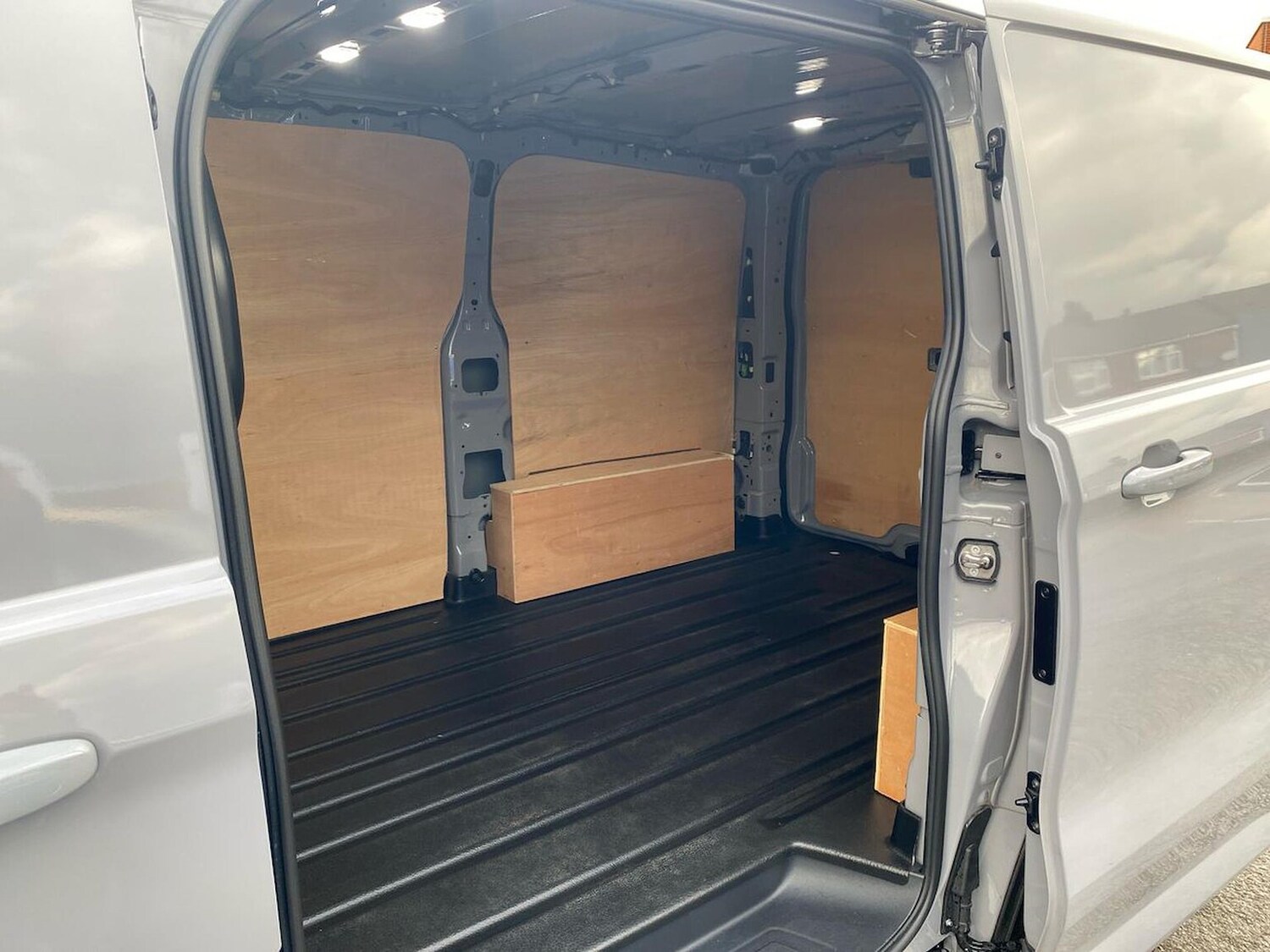 Used Ford Transit Custom 2024 for sale - 76376810: Photo 17