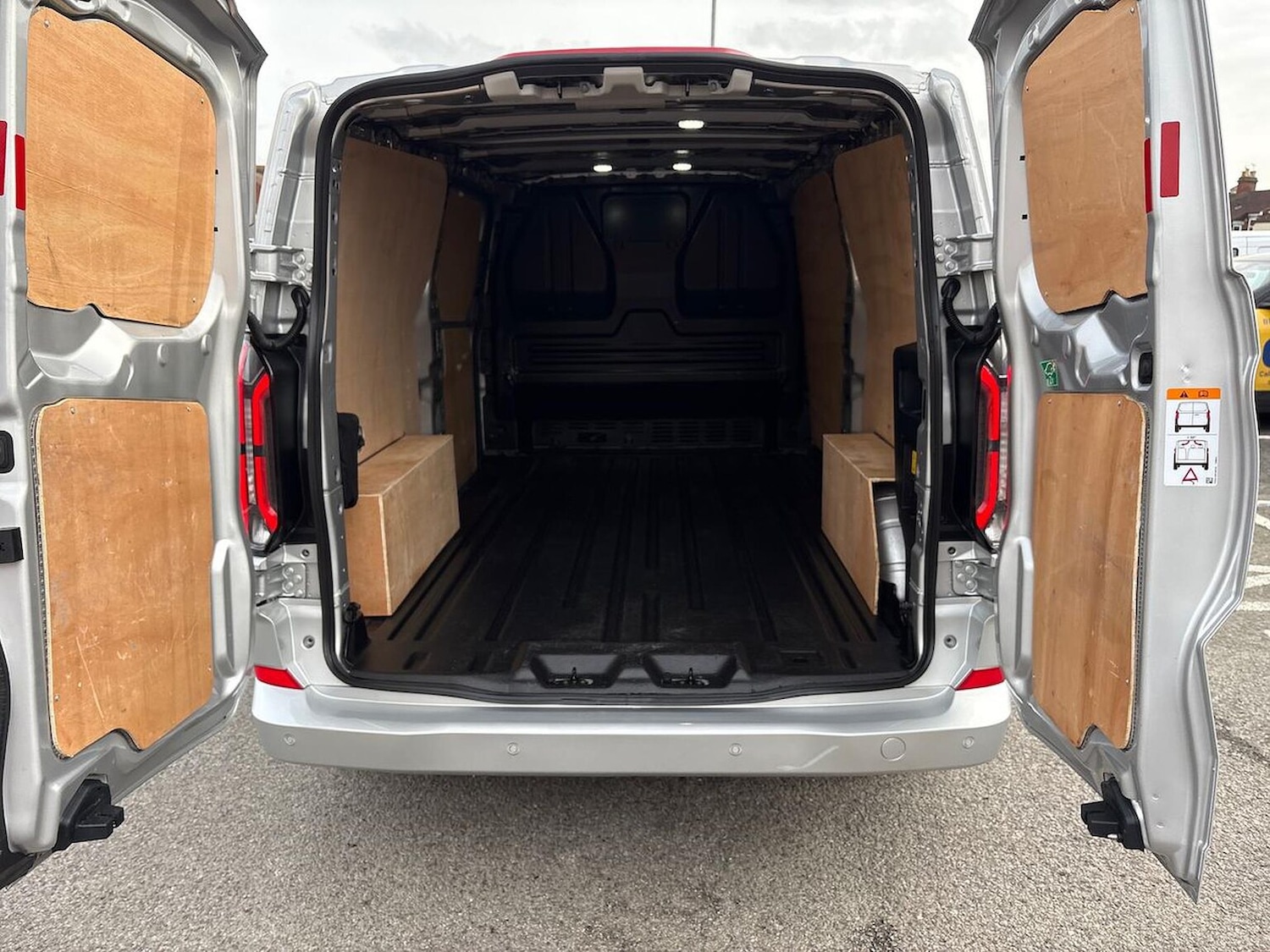 Used Ford Transit Custom 2024 for sale - 77980023: Photo 6