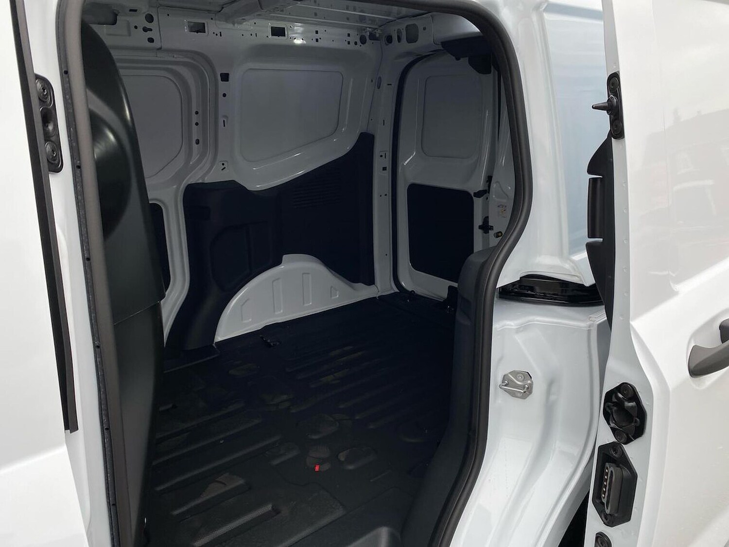 Used Ford Transit Courier 2025 for sale - 76243154: Photo 17