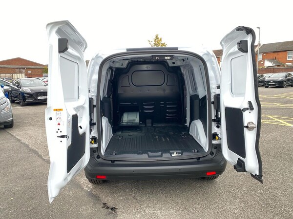 Used Ford Transit Courier 2025 for sale - 76243154: Photo 6