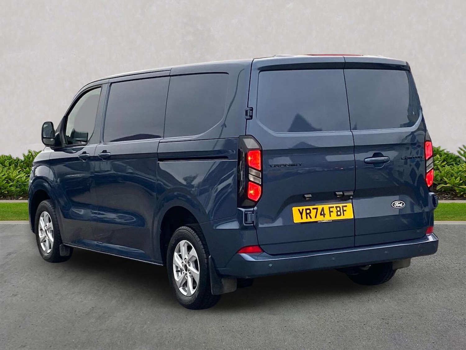 Used Ford Transit Custom 2024 for sale - 76287251: Photo 2