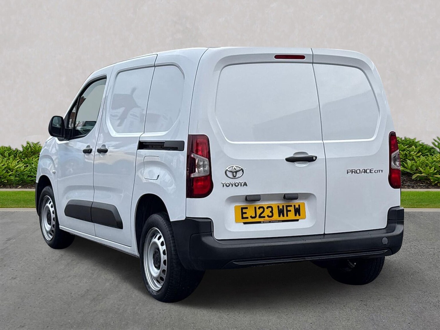 Used Toyota ProAce 2023 for sale - 76864026: Photo 2