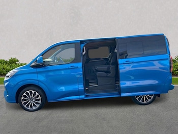 Used Ford Tourneo Custom 2024 for sale - 76497214: Photo