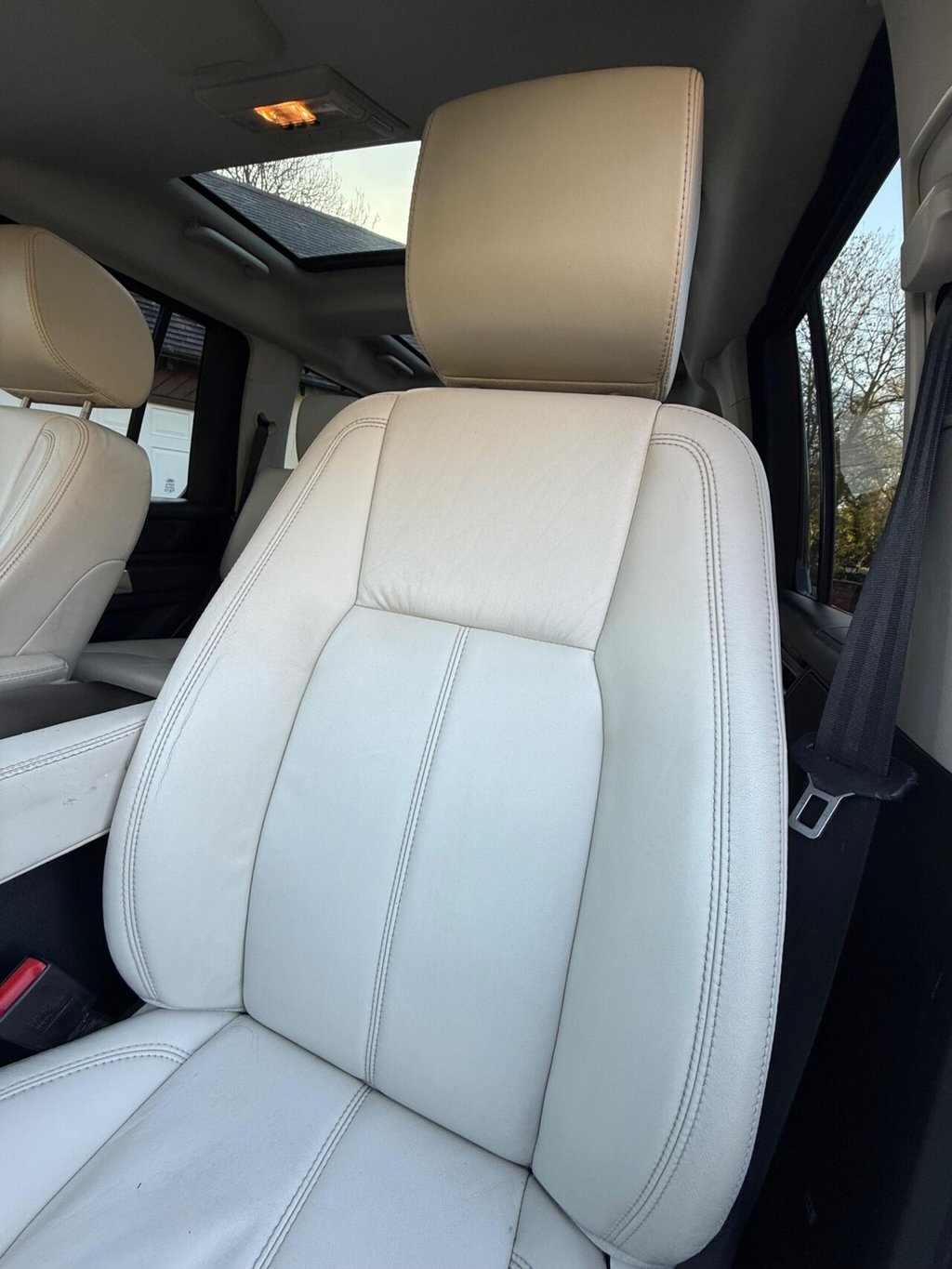 Used Land Rover Discovery 4 2014 for sale - 77080430: Photo 32