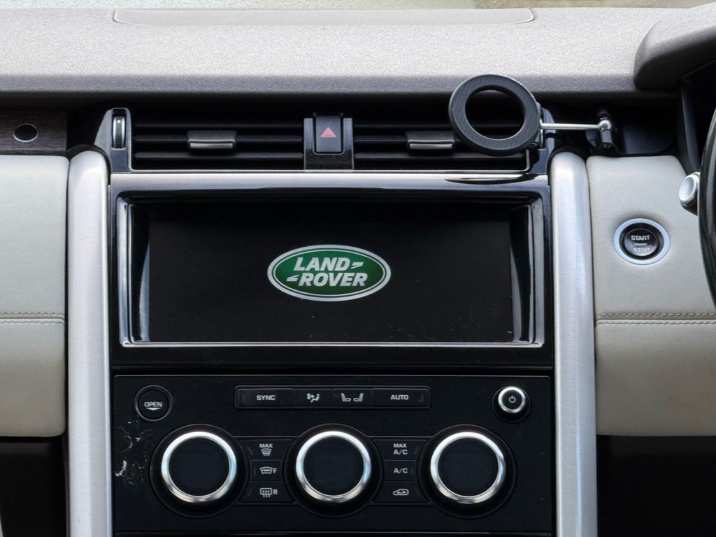 Used Land Rover Discovery 2017 for sale - 76848325: Photo 15