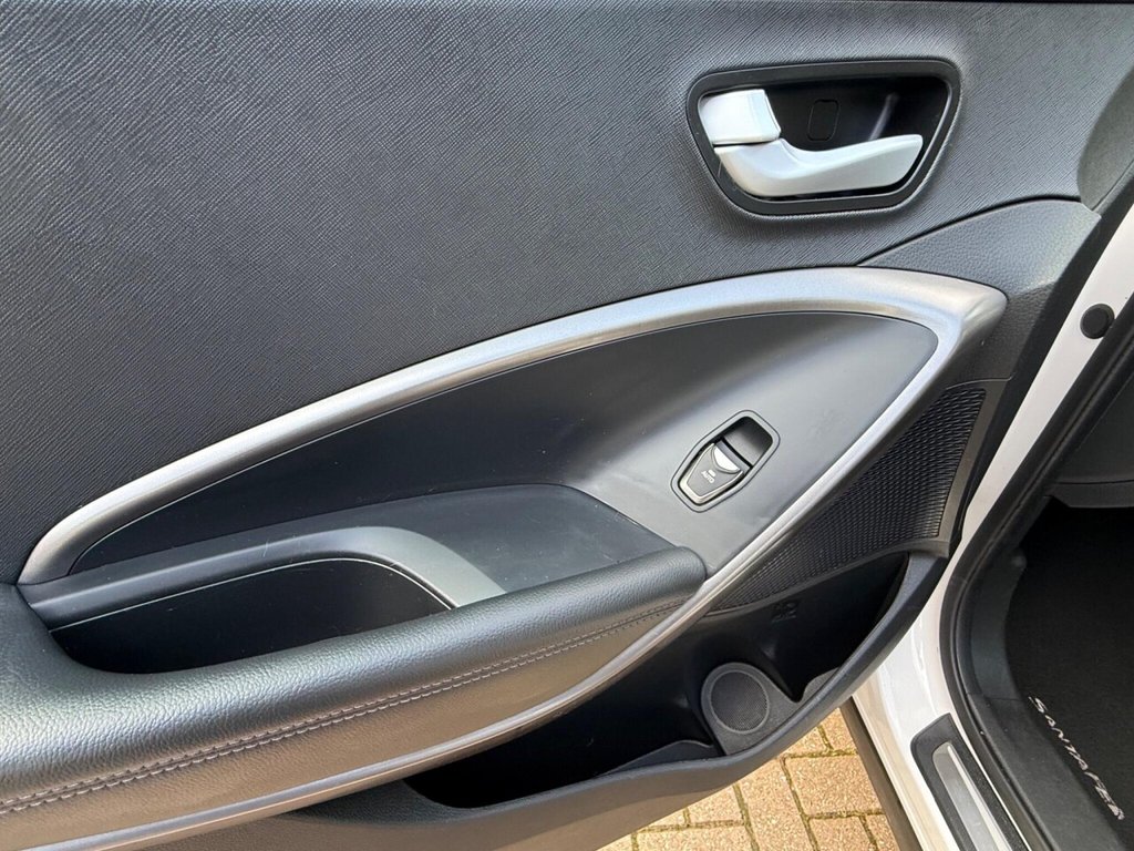 Used Hyundai Santa Fe 2015 for sale - 77667579: Photo 26