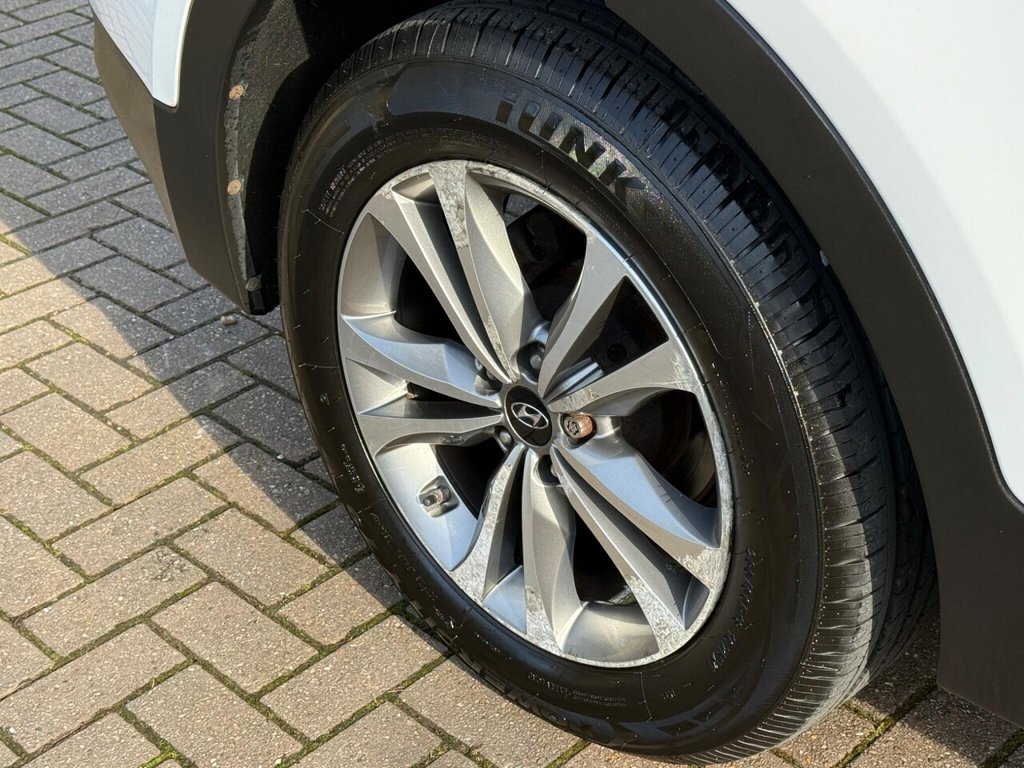 Used Hyundai Santa Fe 2015 for sale - 77667579: Photo 28