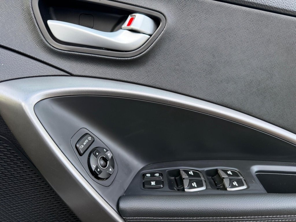 Used Hyundai Santa Fe 2015 for sale - 77667579: Photo 34