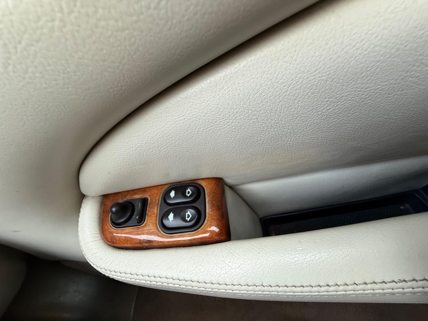 Used Jaguar XK8 2003 for sale - 75950046: Photo 26