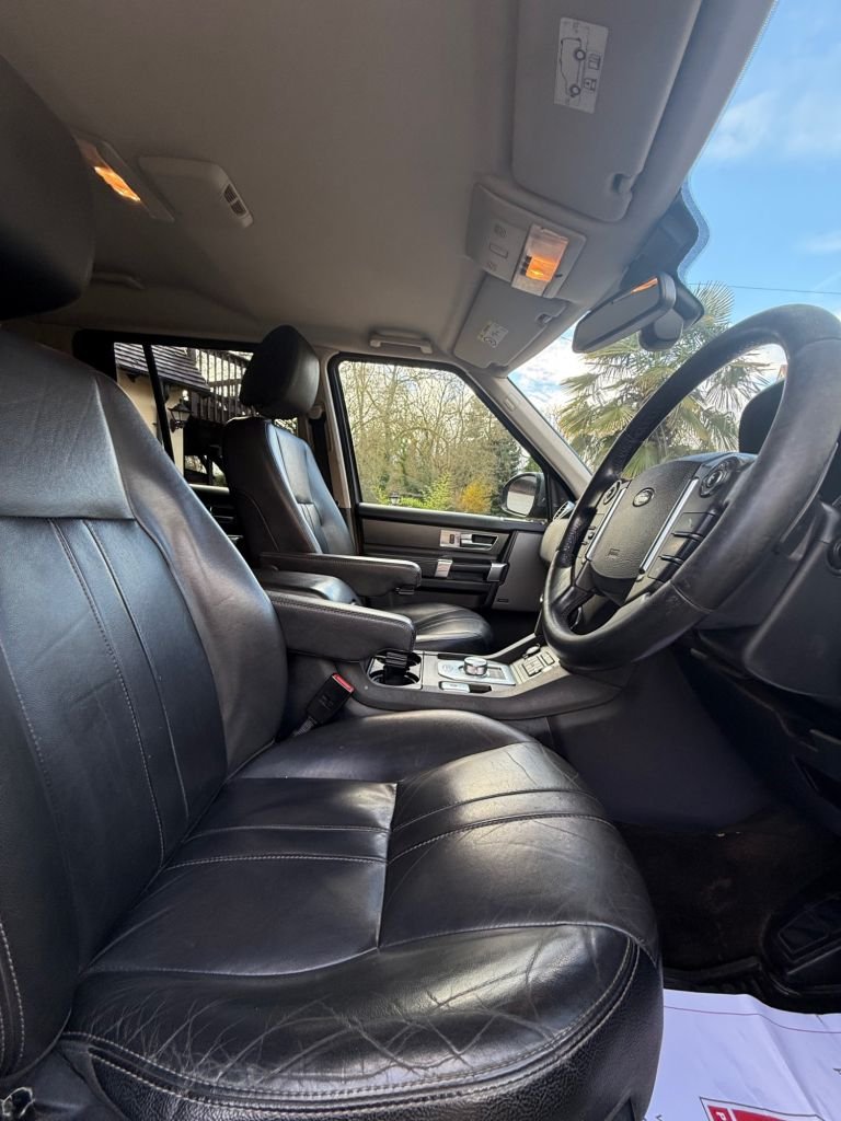 Used Land Rover Discovery 4 2015 for sale - 76797779: Photo 2