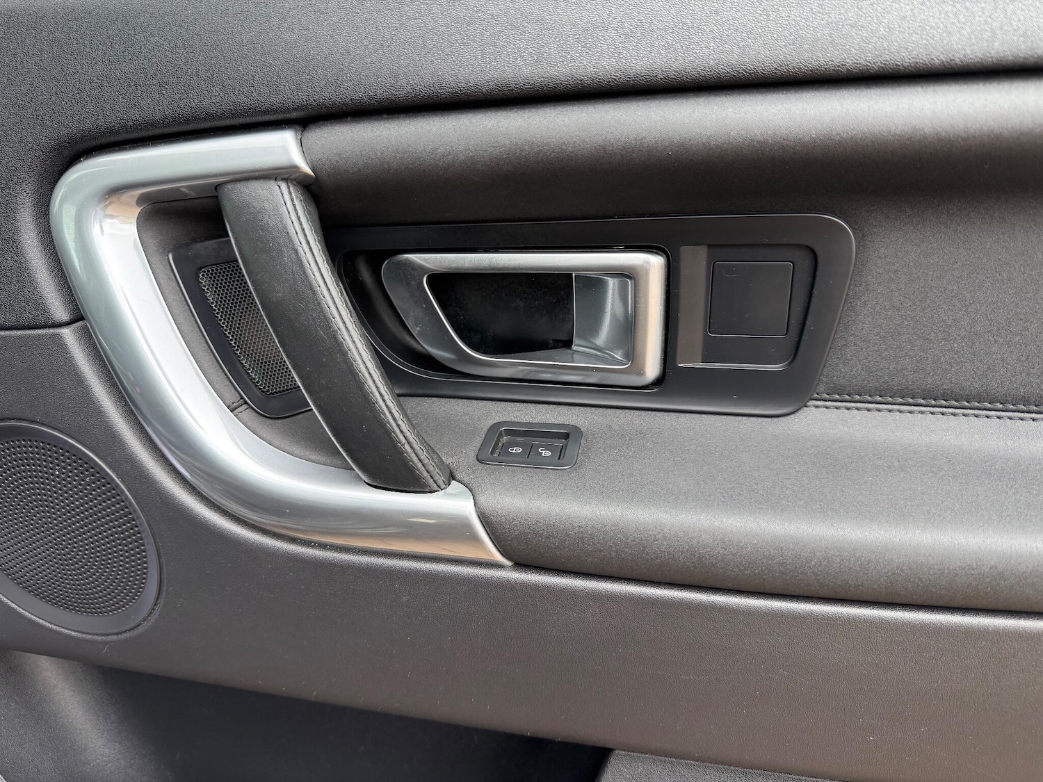 Used Land Rover Discovery Sport 2015 for sale - 76282693: Photo 20