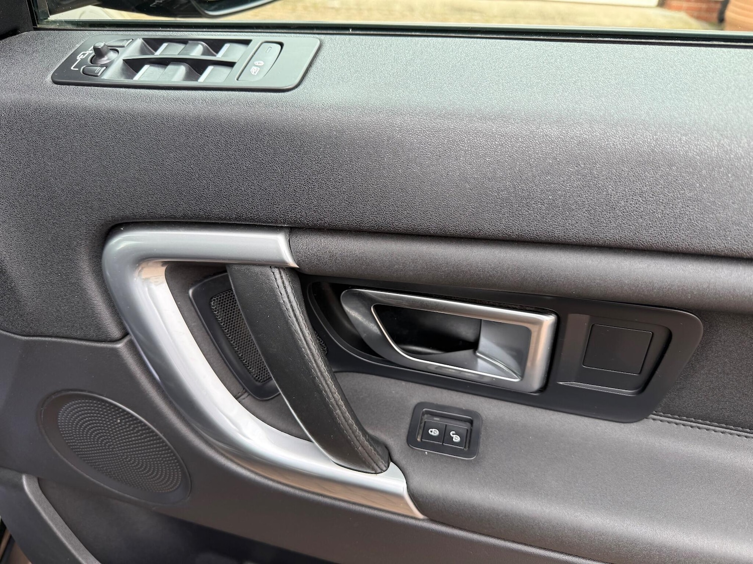 Used Land Rover Discovery Sport 2015 for sale - 76282693: Photo 32