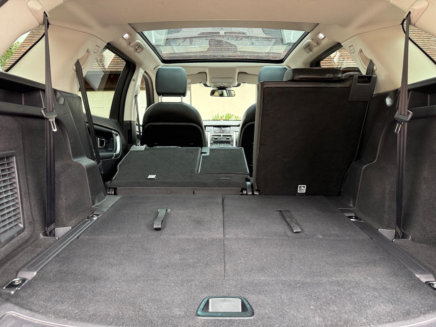 Used Land Rover Discovery Sport 2015 for sale - 76282693: Photo 34