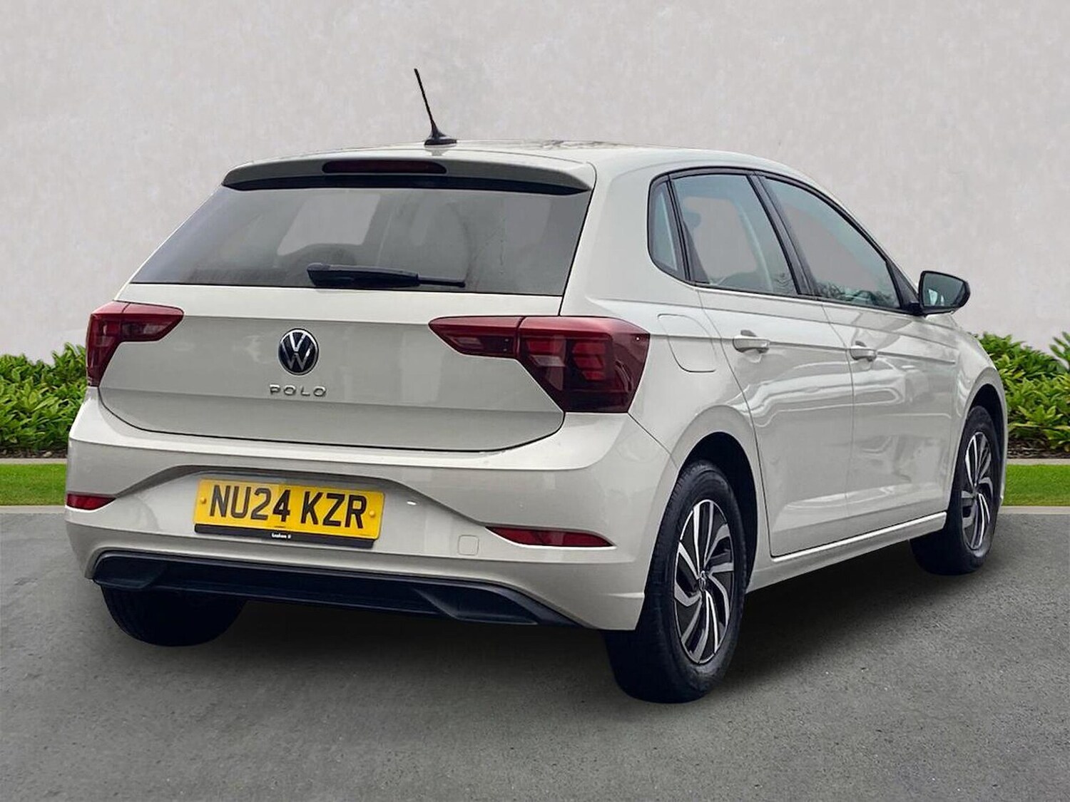 Used Volkswagen Polo 2024 for sale - 77759336: Photo 8