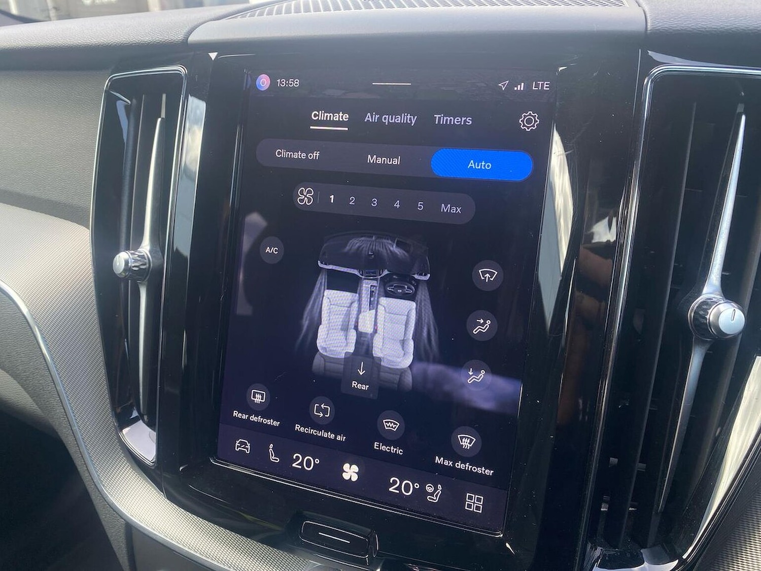 Used Volvo XC60 2023 for sale - 78202073: Photo 11