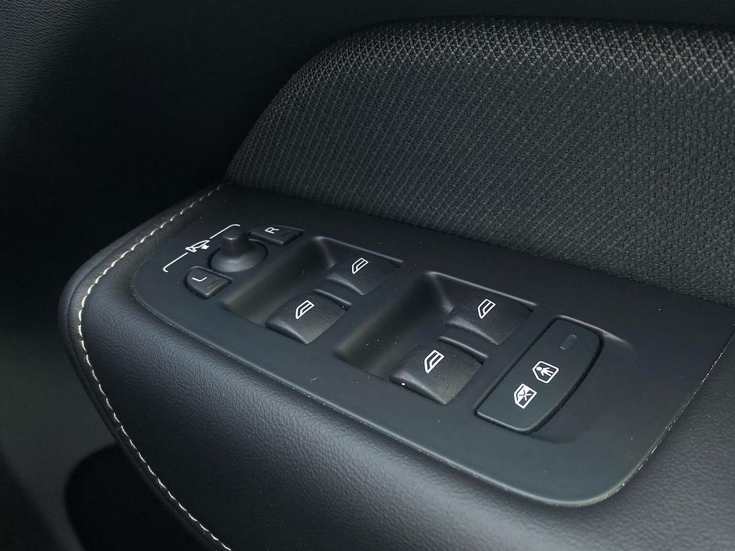 Used Volvo XC60 2023 for sale - 78202073: Photo 20