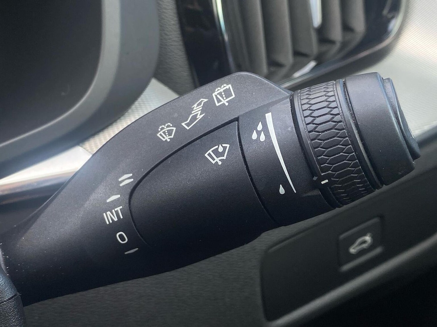 Used Volvo XC60 2023 for sale - 78202073: Photo 27