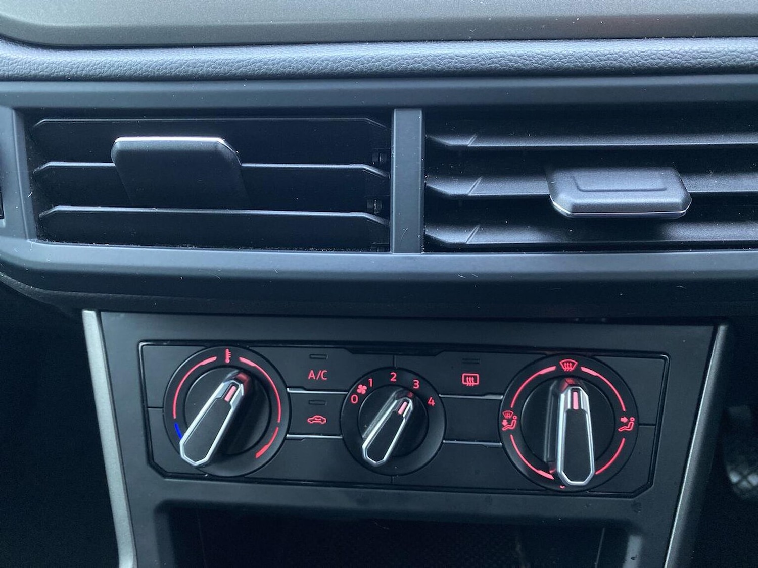 Used Volkswagen Polo 2018 for sale - 77796980: Photo 12