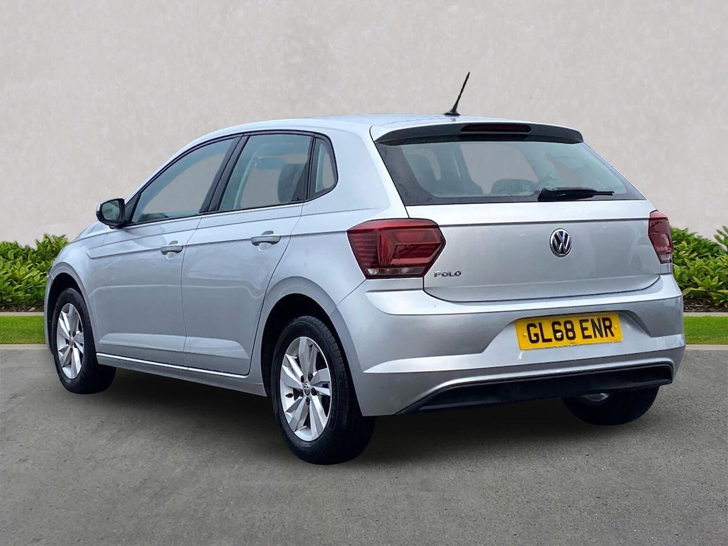 Used Volkswagen Polo 2018 for sale - 77796980: Photo 2