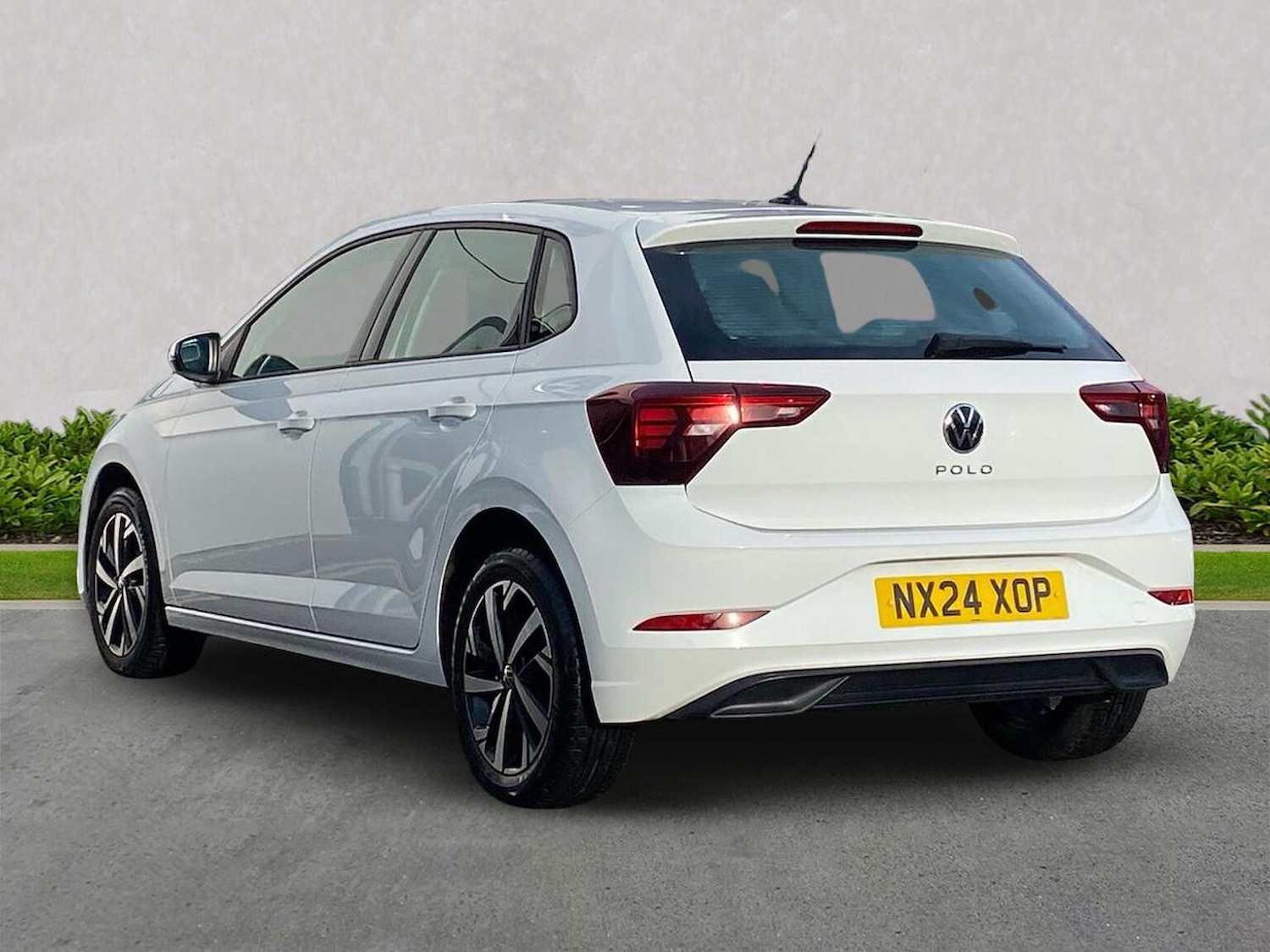 Used Volkswagen Polo 2024 for sale - 76830660: Photo 2