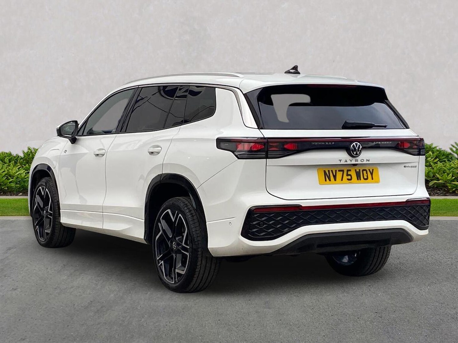 Used Volkswagen Touran 2026 for sale - 77888630: Photo 2