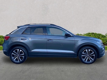 Used Volkswagen T-Roc 2020 for sale - 77896298: Photo