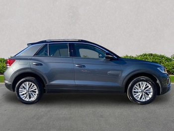 Used Volkswagen T-Roc 2023 for sale - 79371868: Photo