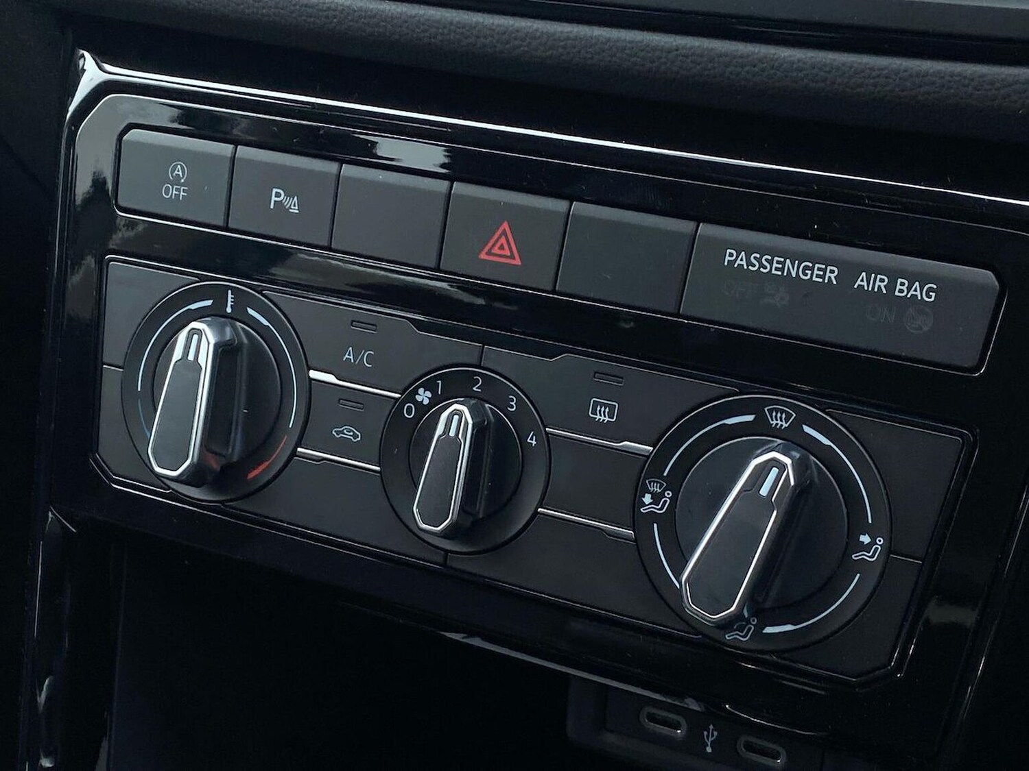 Used Volkswagen T-Cross 2025 for sale - 76159523: Photo 12