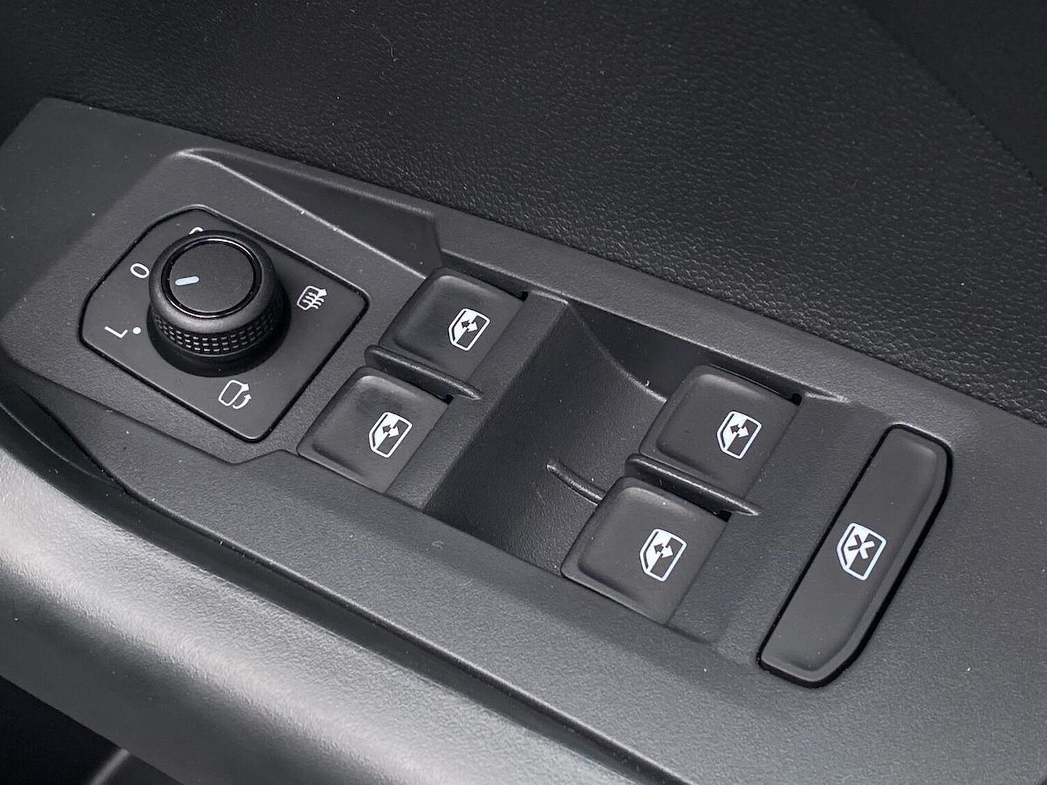 Used Volkswagen T-Cross 2025 for sale - 76159523: Photo 21