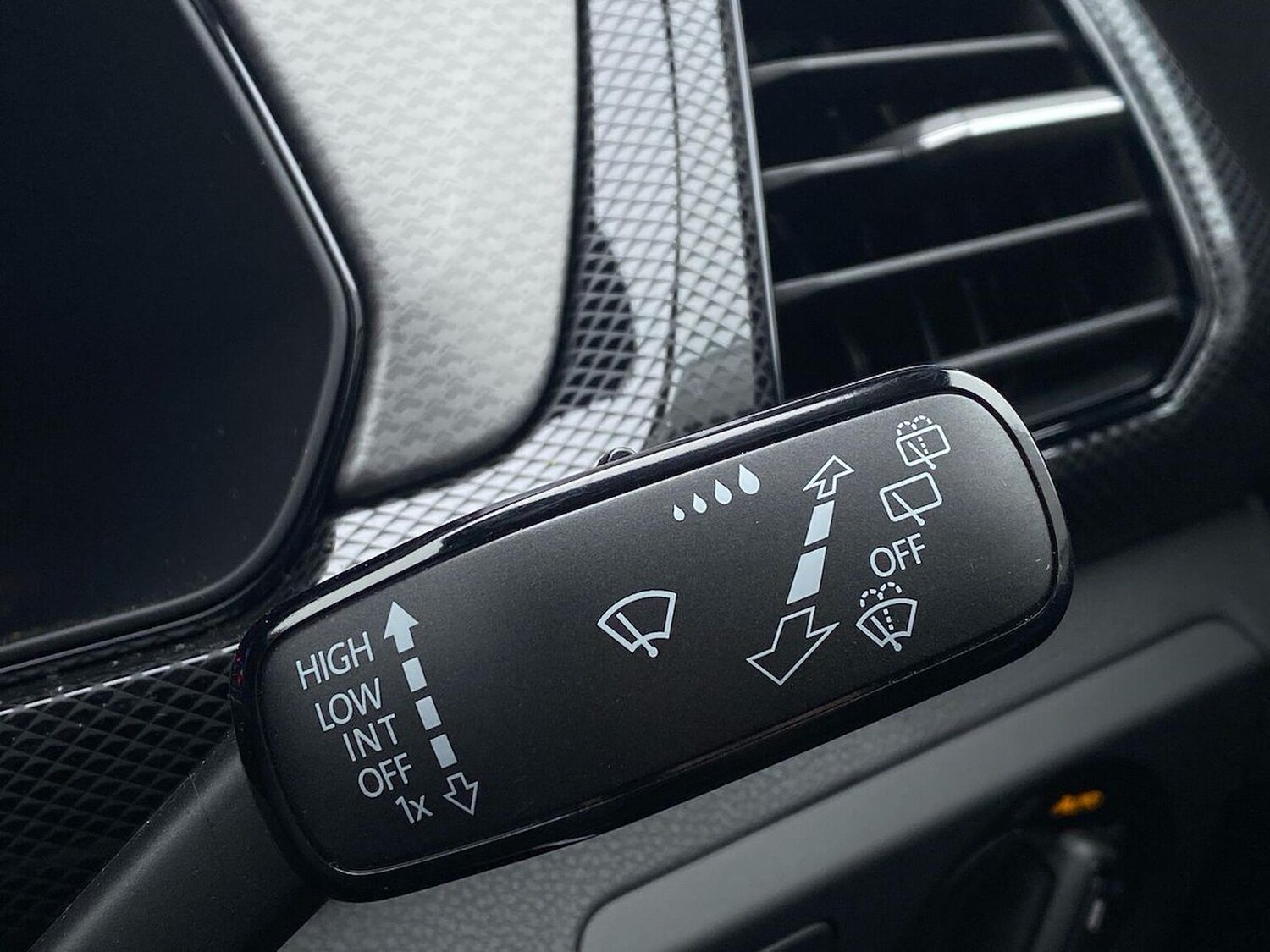 Used Volkswagen T-Cross 2025 for sale - 76159523: Photo 28