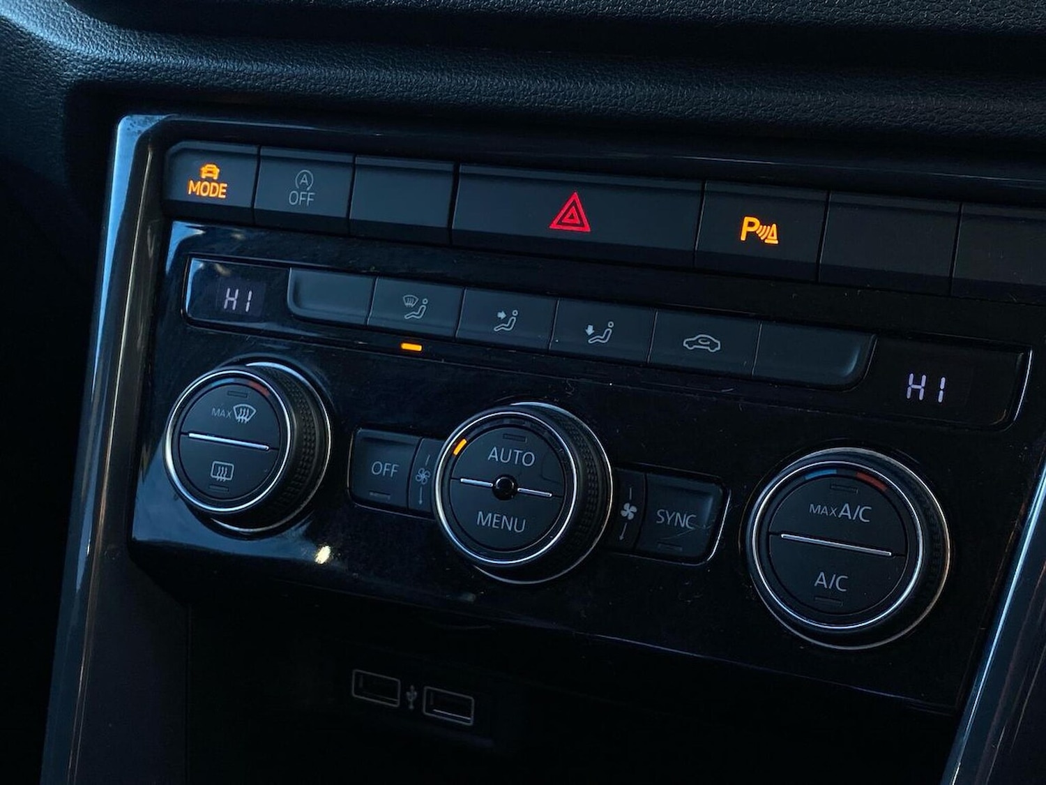 Used Volkswagen T-Roc 2018 for sale - 76931623: Photo 11