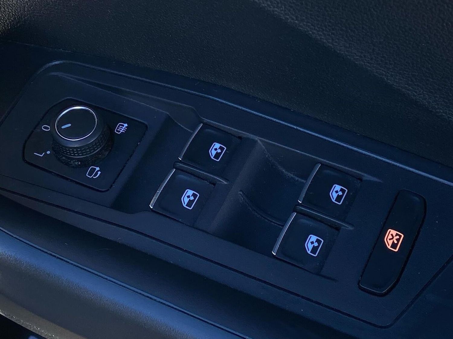 Used Volkswagen T-Roc 2018 for sale - 76931623: Photo 19