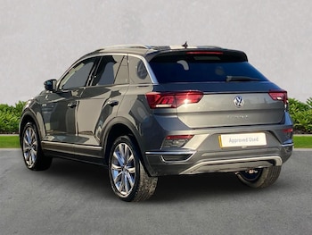 Used Volkswagen T-Roc 2018 for sale - 76931623: Photo