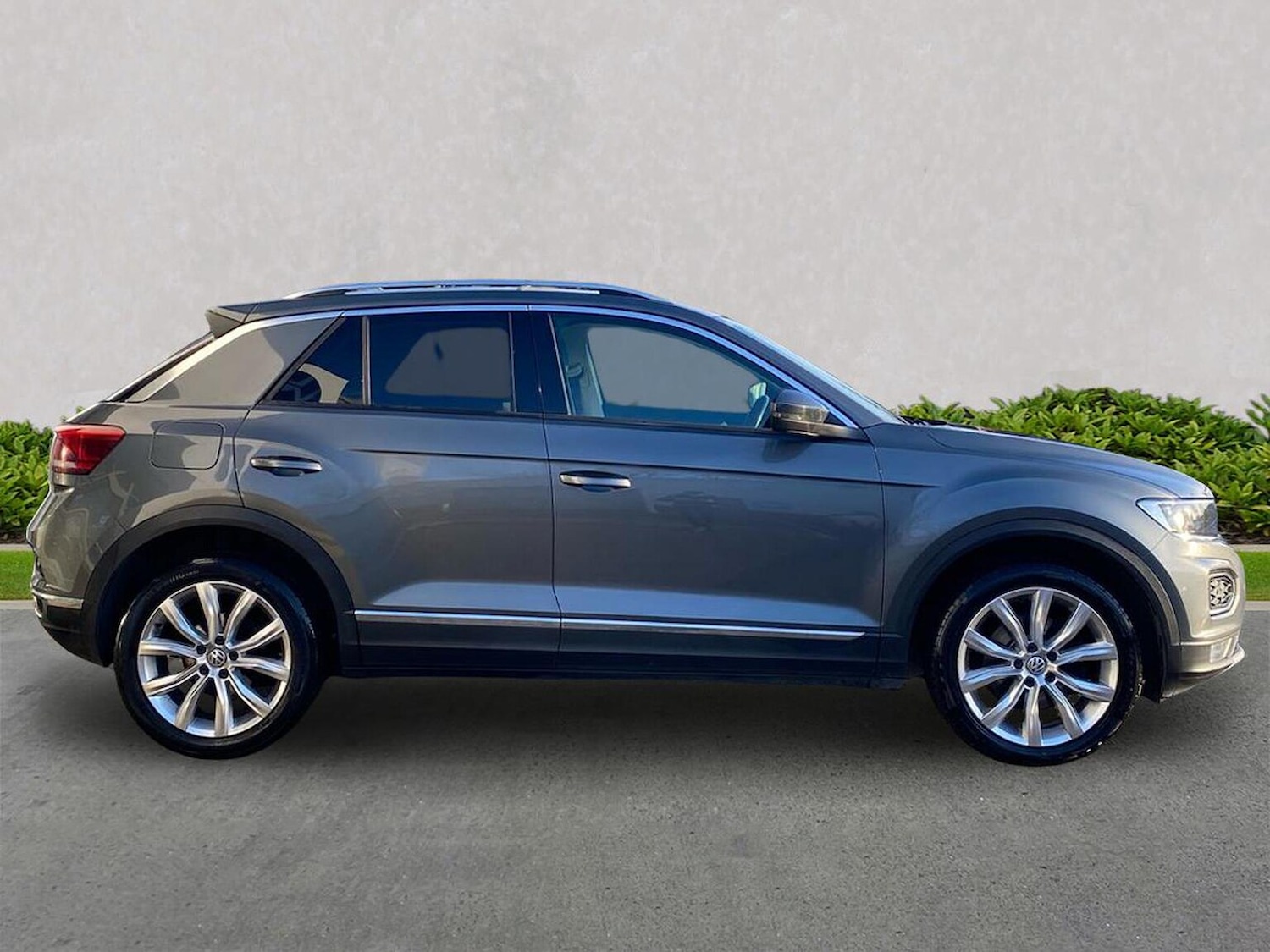 Used Volkswagen T-Roc 2018 for sale - 76931623: Photo 3