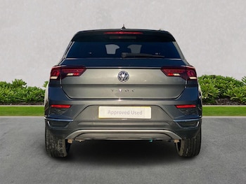 Used Volkswagen T-Roc 2018 for sale - 76931623: Photo