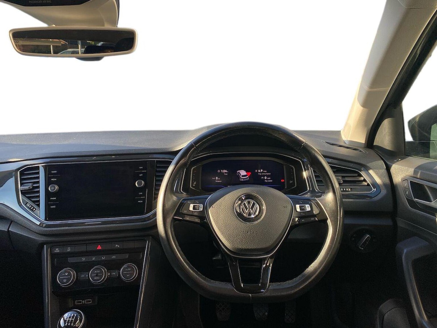 Used Volkswagen T-Roc 2018 for sale - 76931623: Photo 8