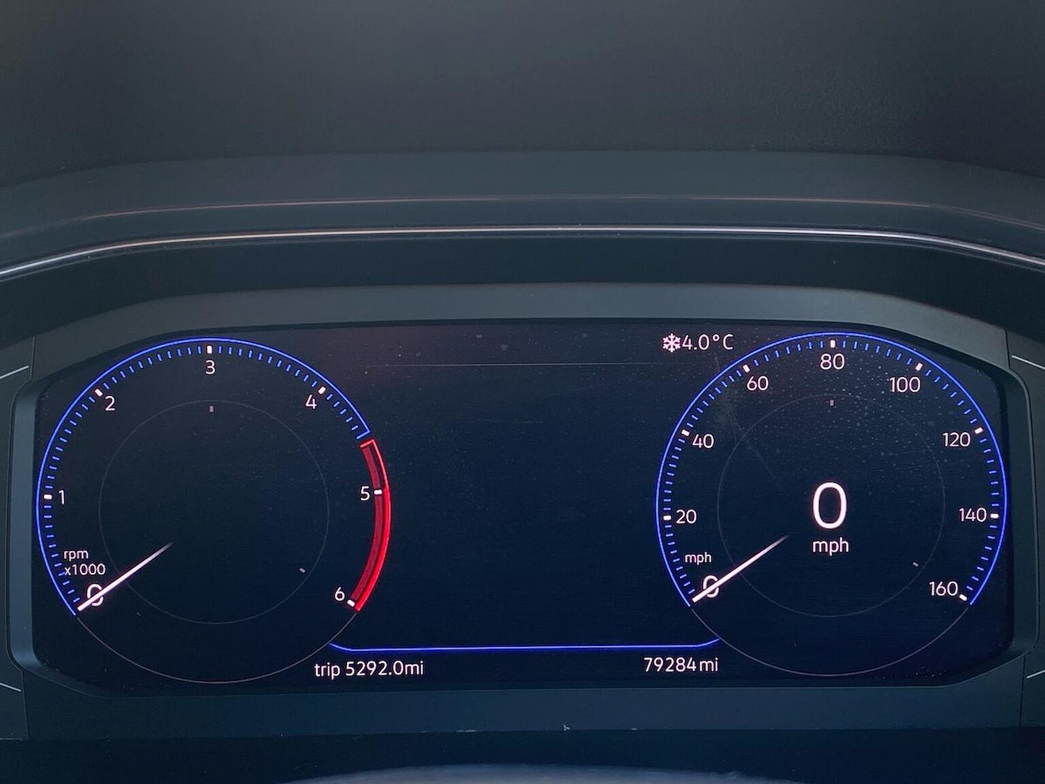 Used Volkswagen T-Roc 2018 for sale - 76931623: Photo 9