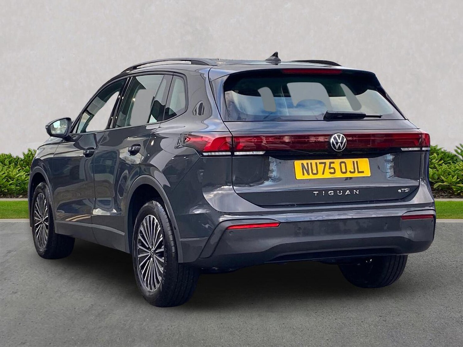 Used Volkswagen Tiguan 2025 for sale - 77896309: Photo 2