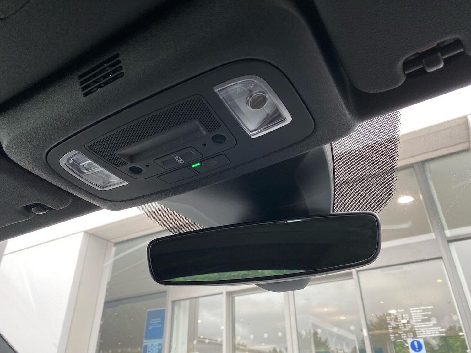 Used Volkswagen T-Roc 2025 for sale - 76134159: Photo 14