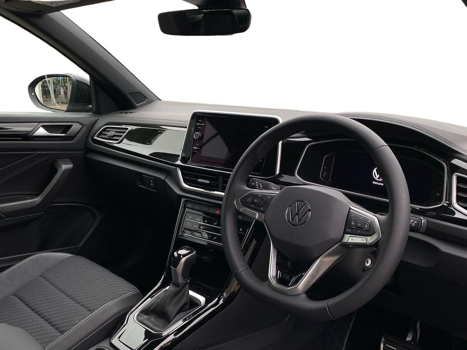 Used Volkswagen T-Roc 2025 for sale - 76134159: Photo 15