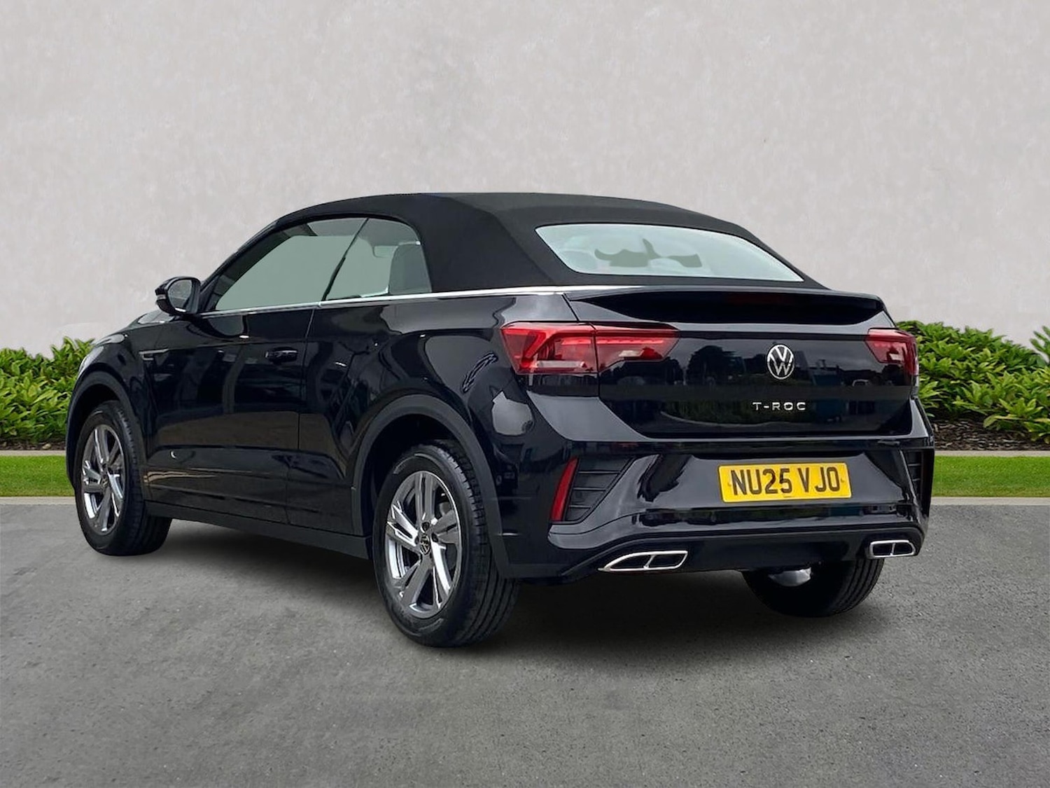 Used Volkswagen T-Roc 2025 for sale - 76134159: Photo 2