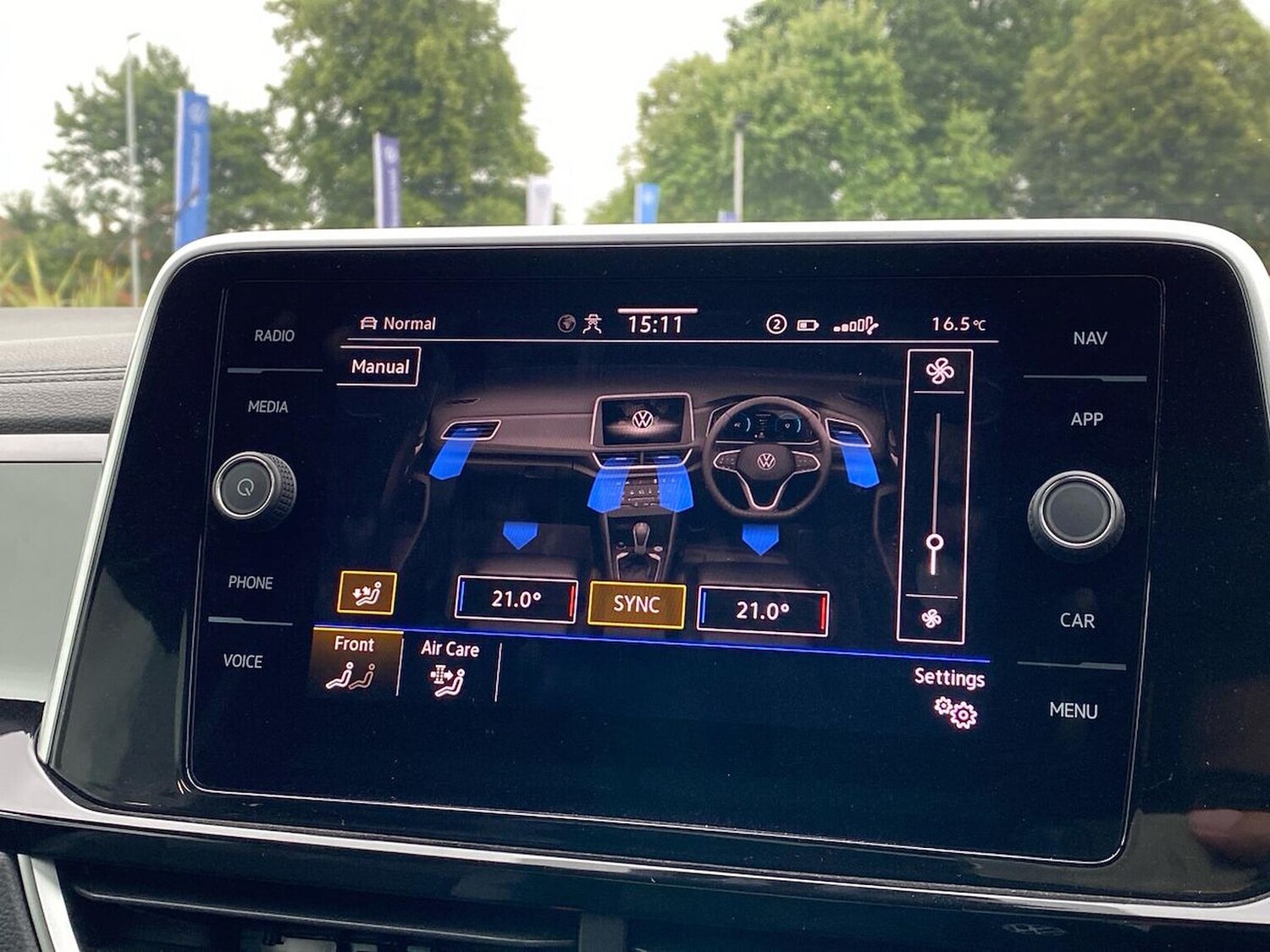 Used Volkswagen T-Roc 2025 for sale - 76134159: Photo 25