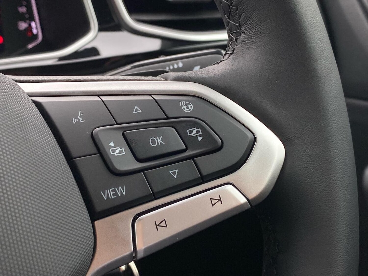 Used Volkswagen T-Roc 2025 for sale - 76134159: Photo 26