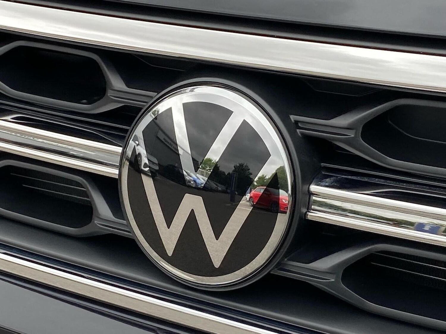 Used Volkswagen T-Roc 2025 for sale - 76134159: Photo 31